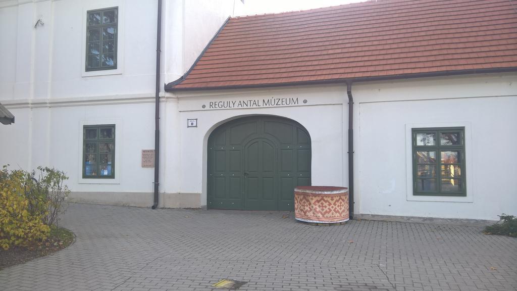 Pongracz Apartman Zirc Exterior photo