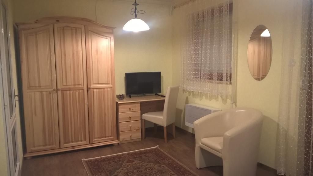 Pongracz Apartman Zirc Exterior photo