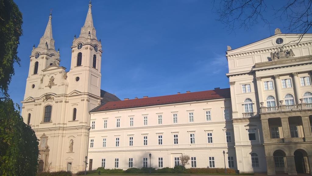 Pongracz Apartman Zirc Exterior photo