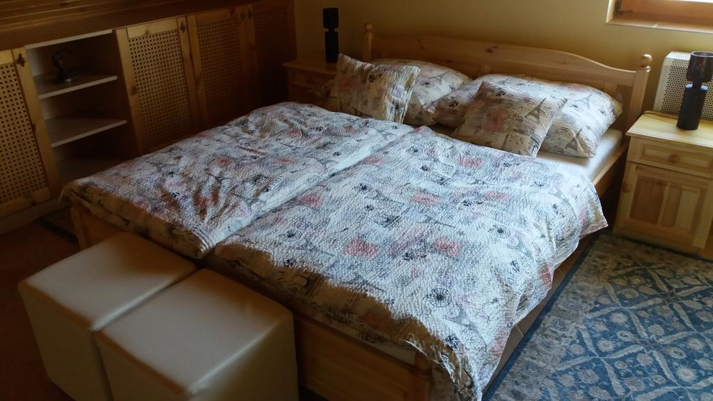 Pongracz Apartman Zirc Exterior photo